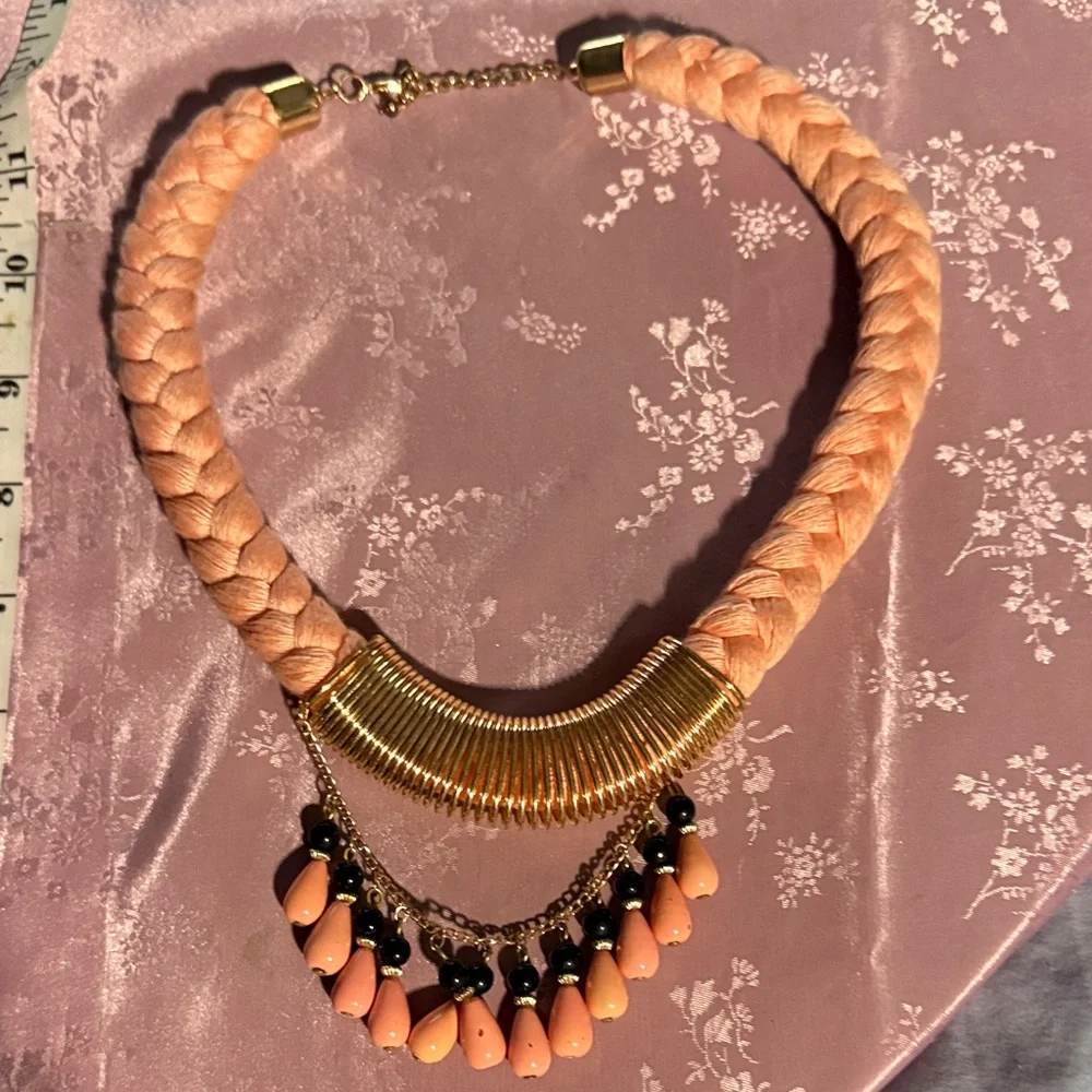 Light pink statement necklace - Picture 1 of 2